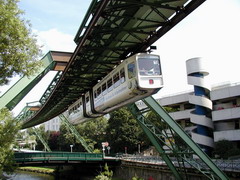 Schwebebahn © Xuan Zhang