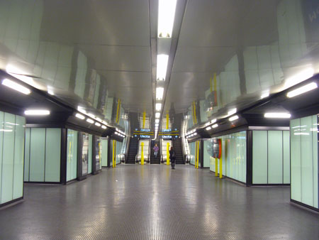 Metro Napoli - Linea 1 - Policlinico